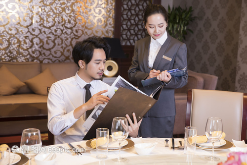 酒店餐廳服務(wù)員點菜服務(wù)規(guī)范與技巧